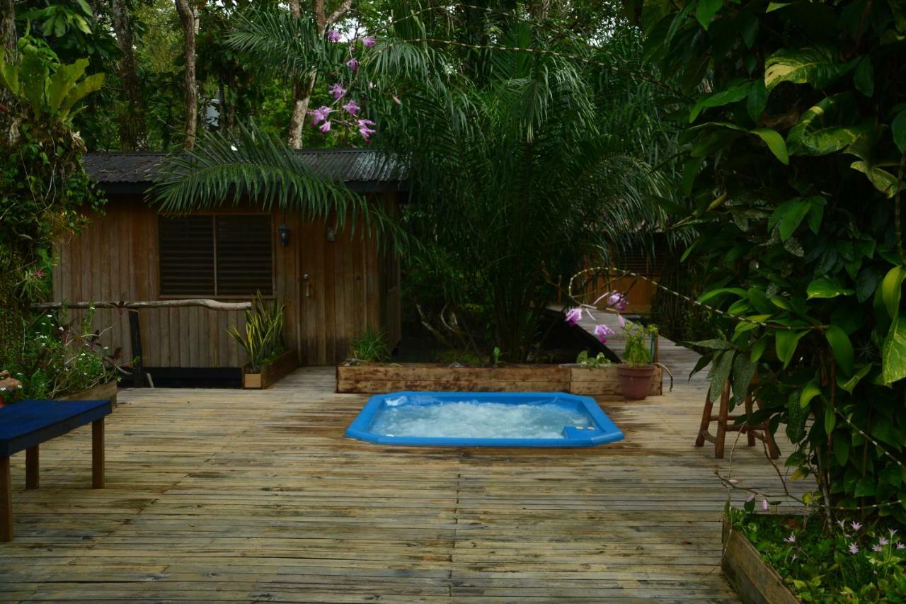 Hotel Kangaroo Y Restaurante Rio Dulce Town Exterior foto