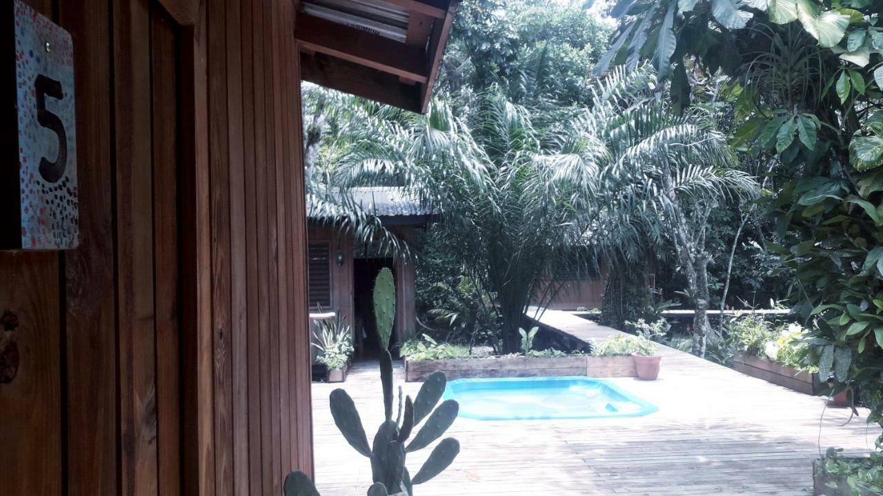 Hotel Kangaroo Y Restaurante Rio Dulce Town Exterior foto